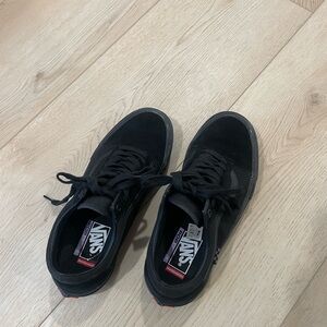 Vans Men's Black and Red Sneakers